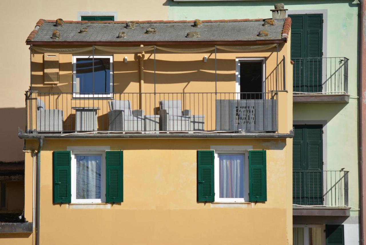 L' Attico Giallo Oro Di Giulia 마나롤라 외부 사진